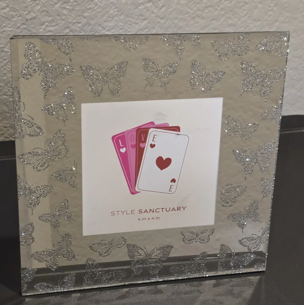 Style Sanctuaty Etched Glitter Butterfly Mirrored Photo‎ Frame